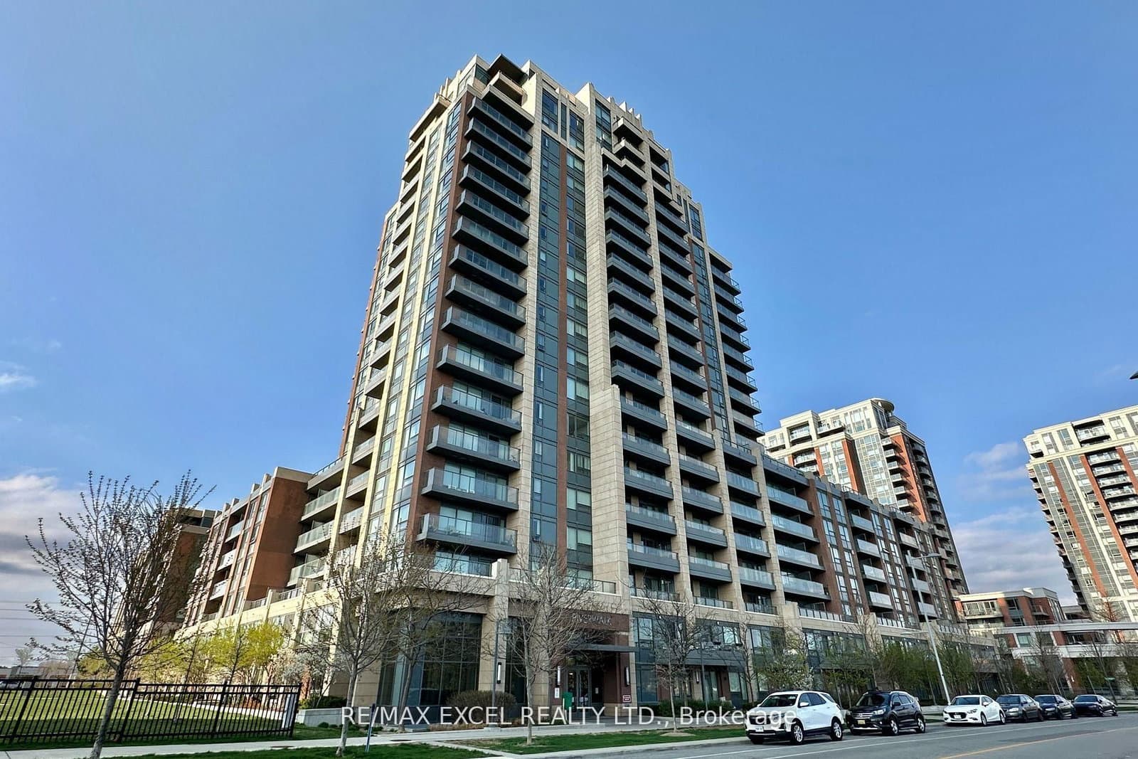 18 Uptown Drive, Unit 703