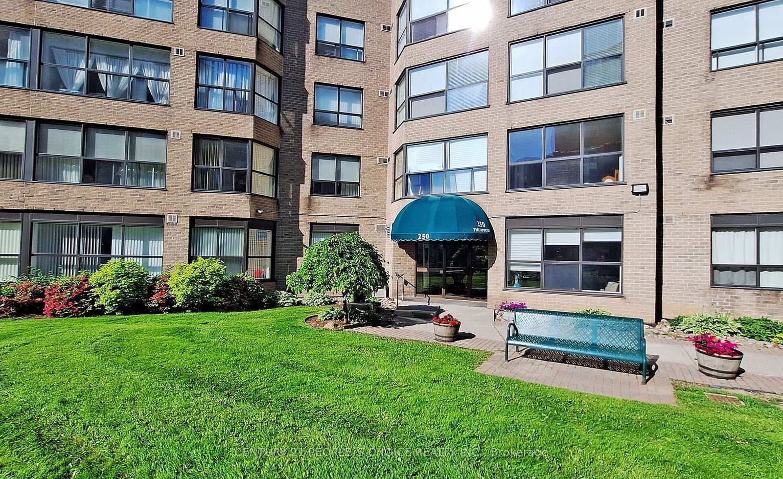 #909 - 250 Davis Drive