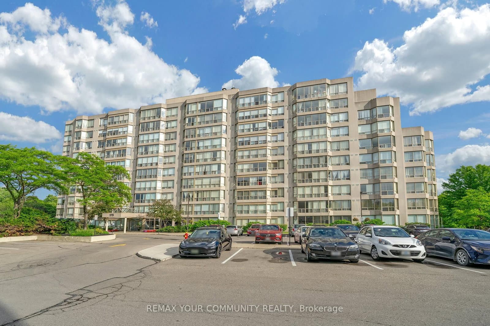#913 - 175 Cedar Avenue