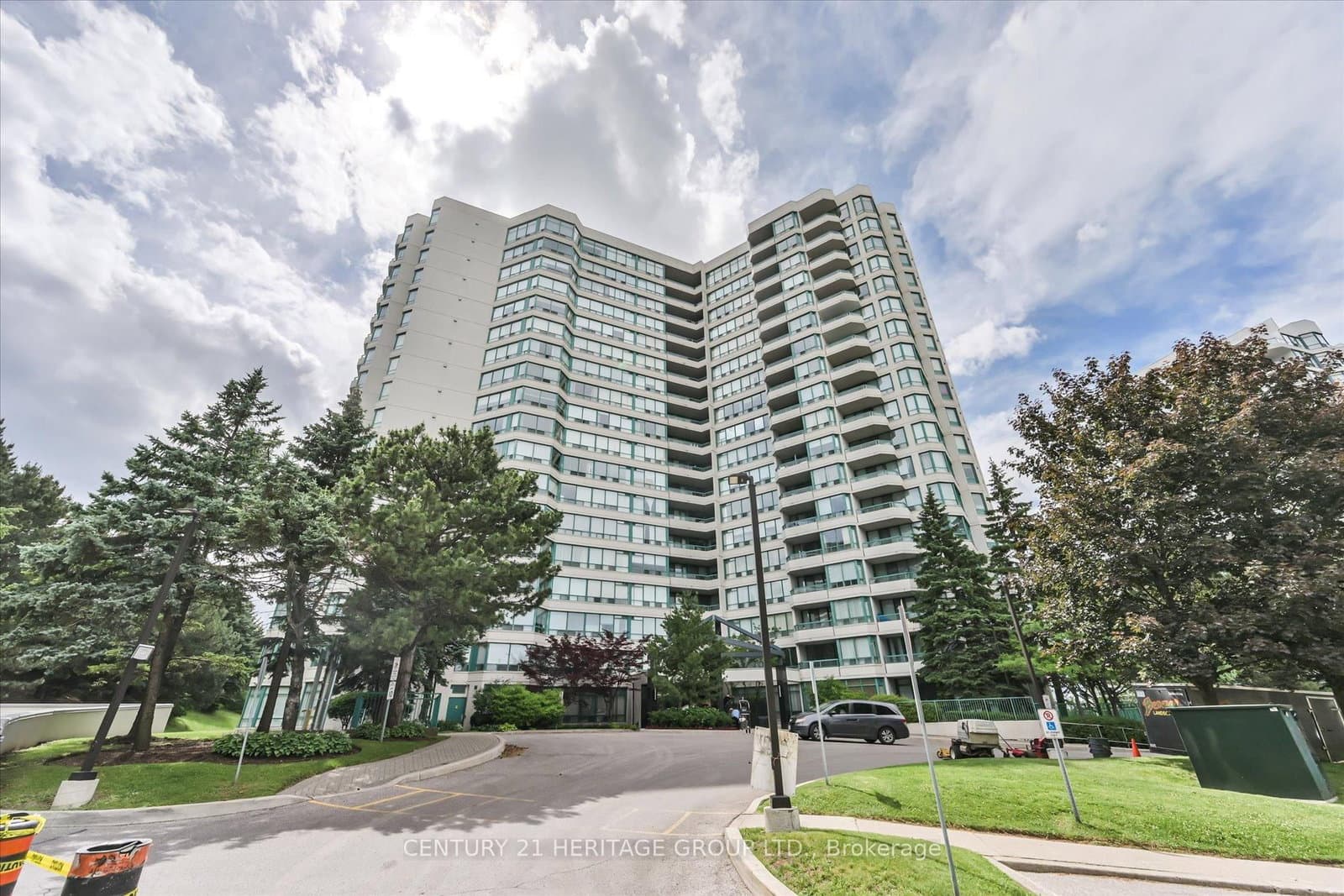#410 - 7250 Yonge Street