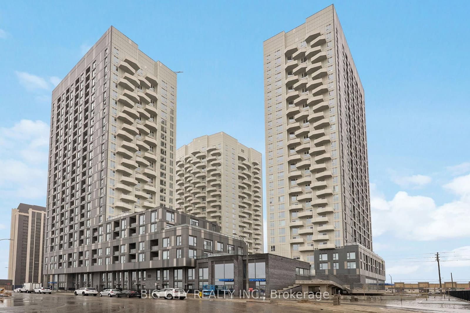 #2328 - 498 Caldari Road