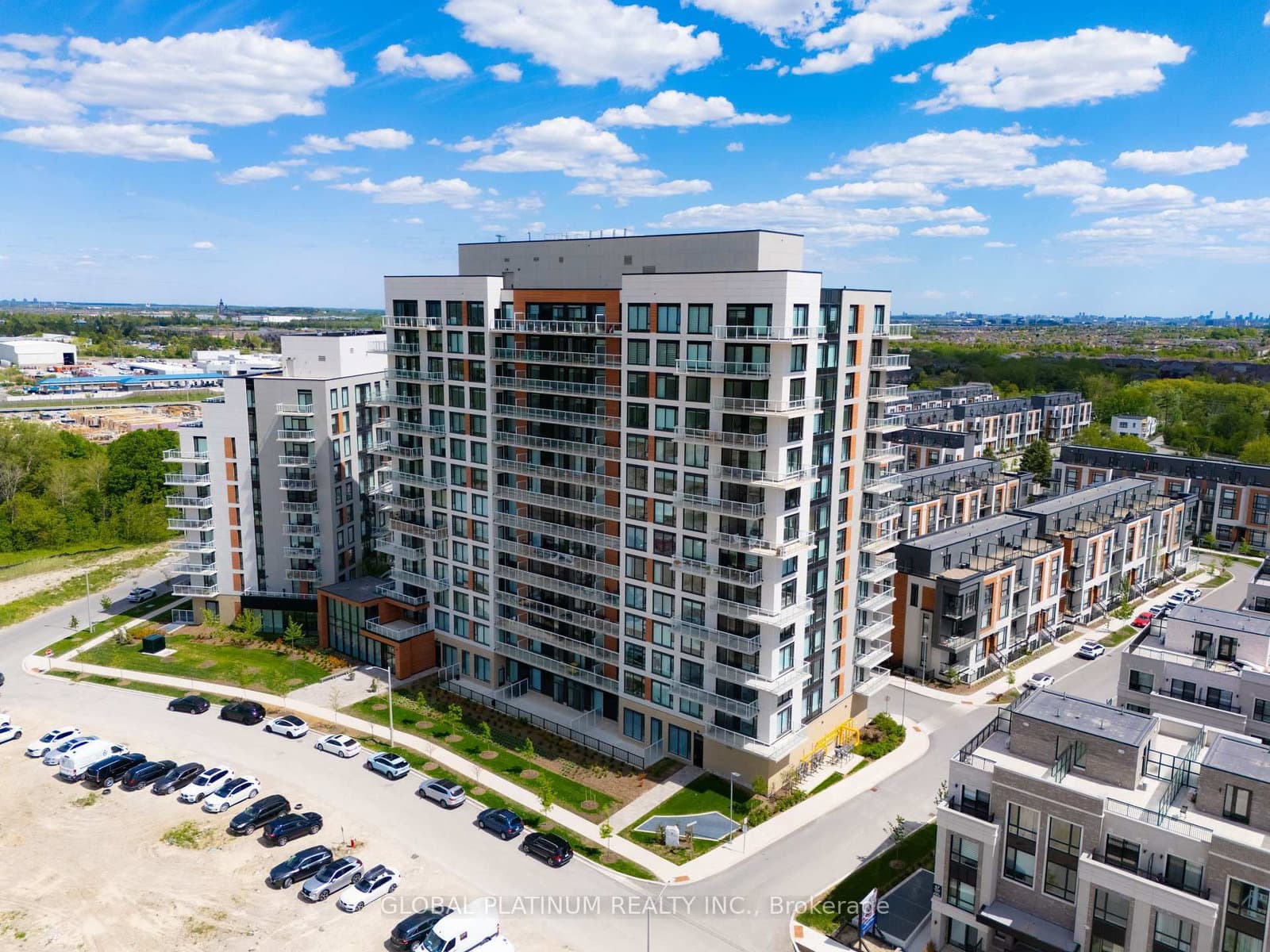 #713 - 6 David Eyer Road