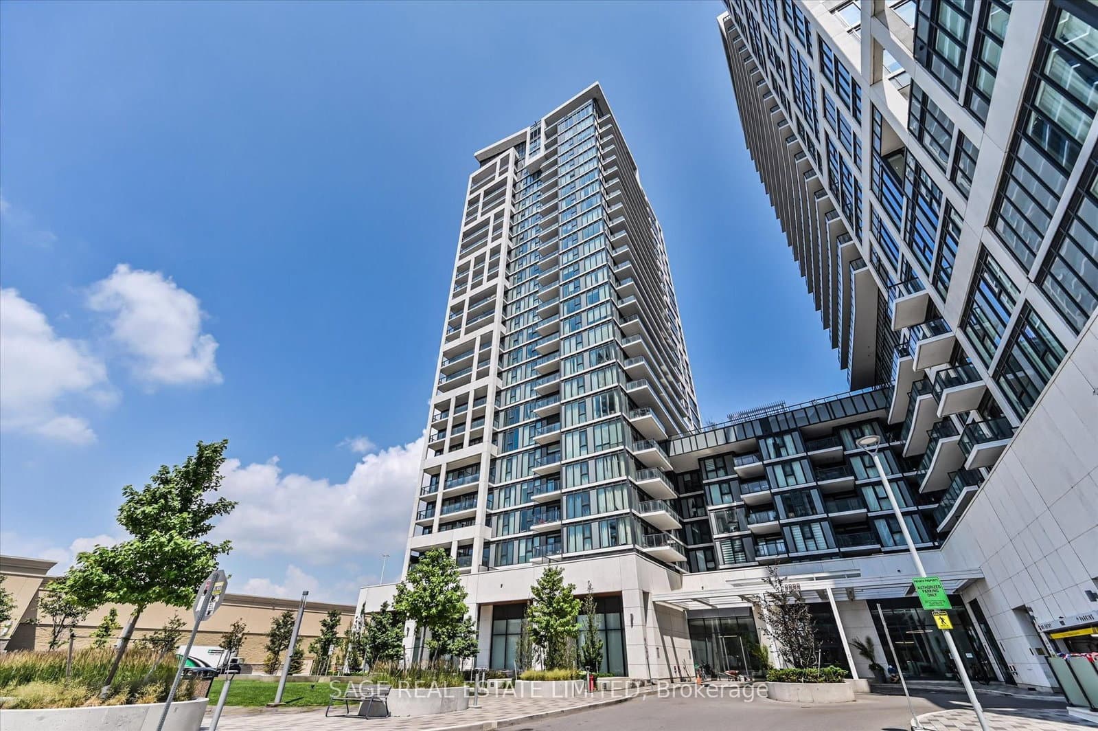 #2518 - 9000 Jane Street