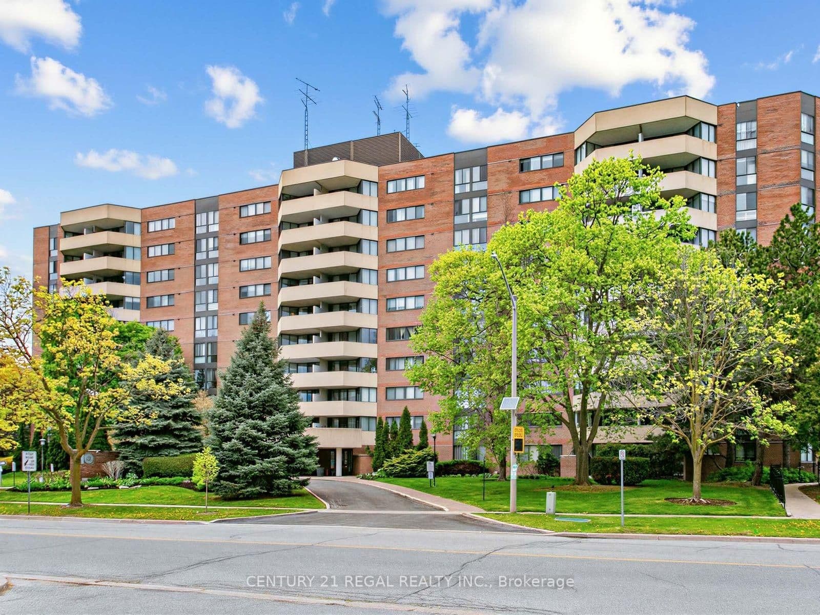 #803 - 40 Baif Boulevard