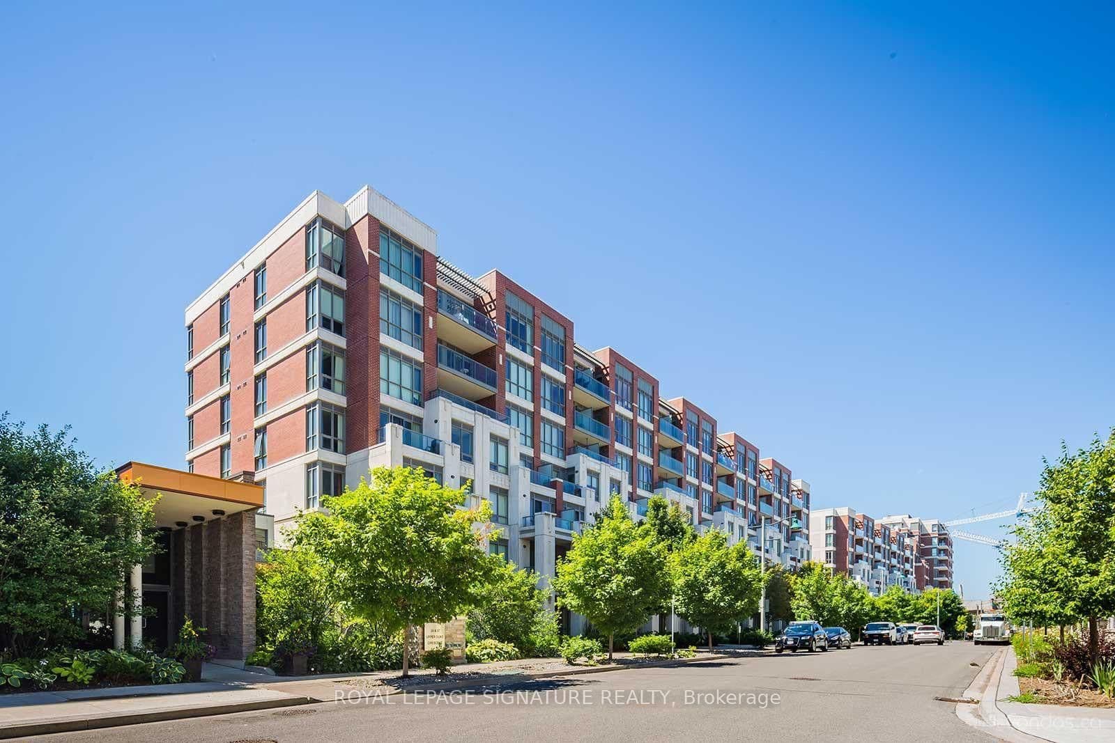 #408 - 39 Upper Duke Crescent