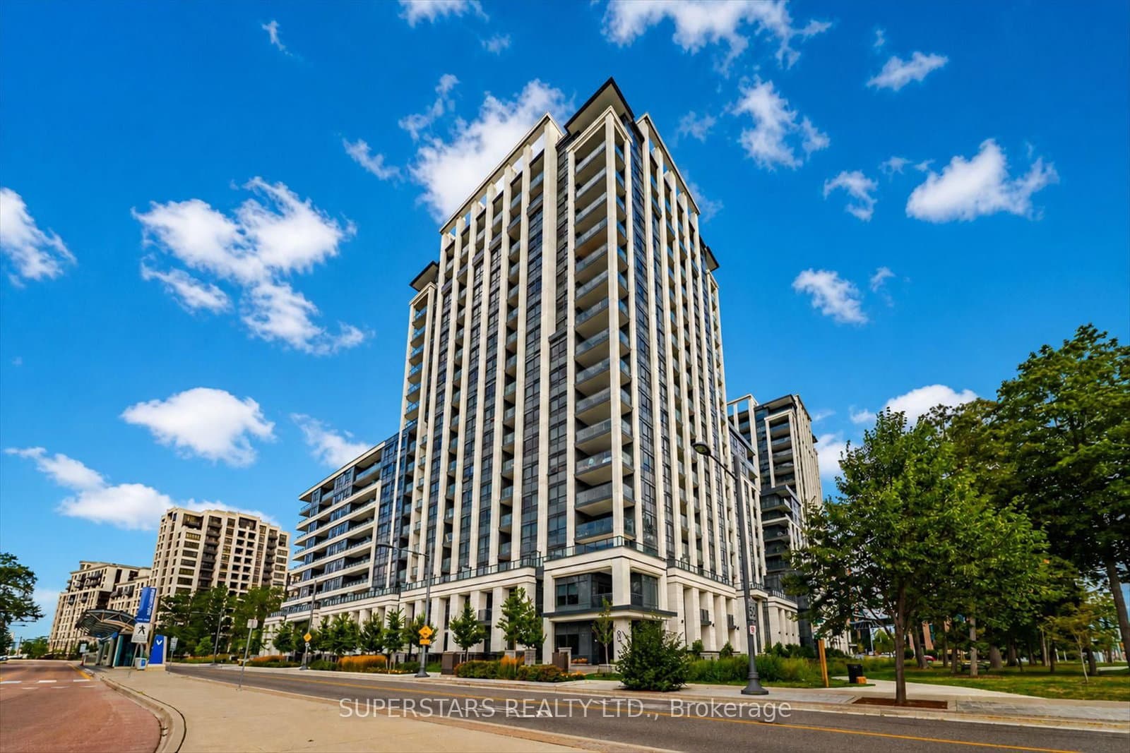 #1605 - 8 Cedarland Drive