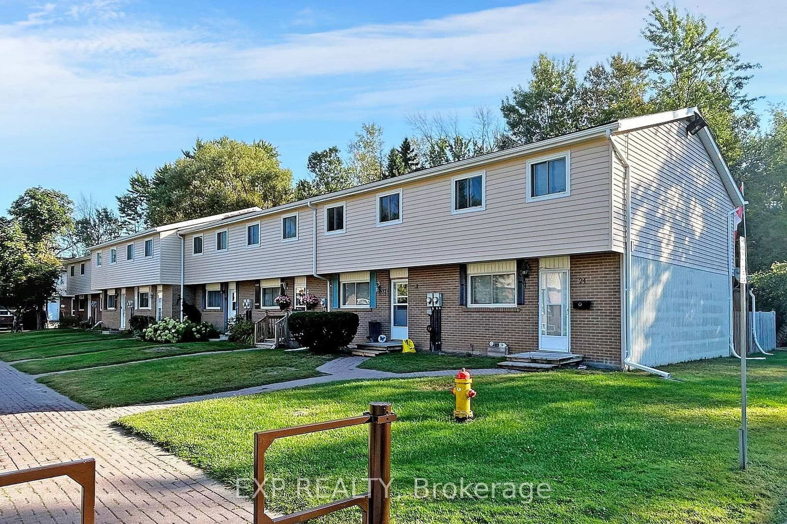 40 East Street E, Unit 19