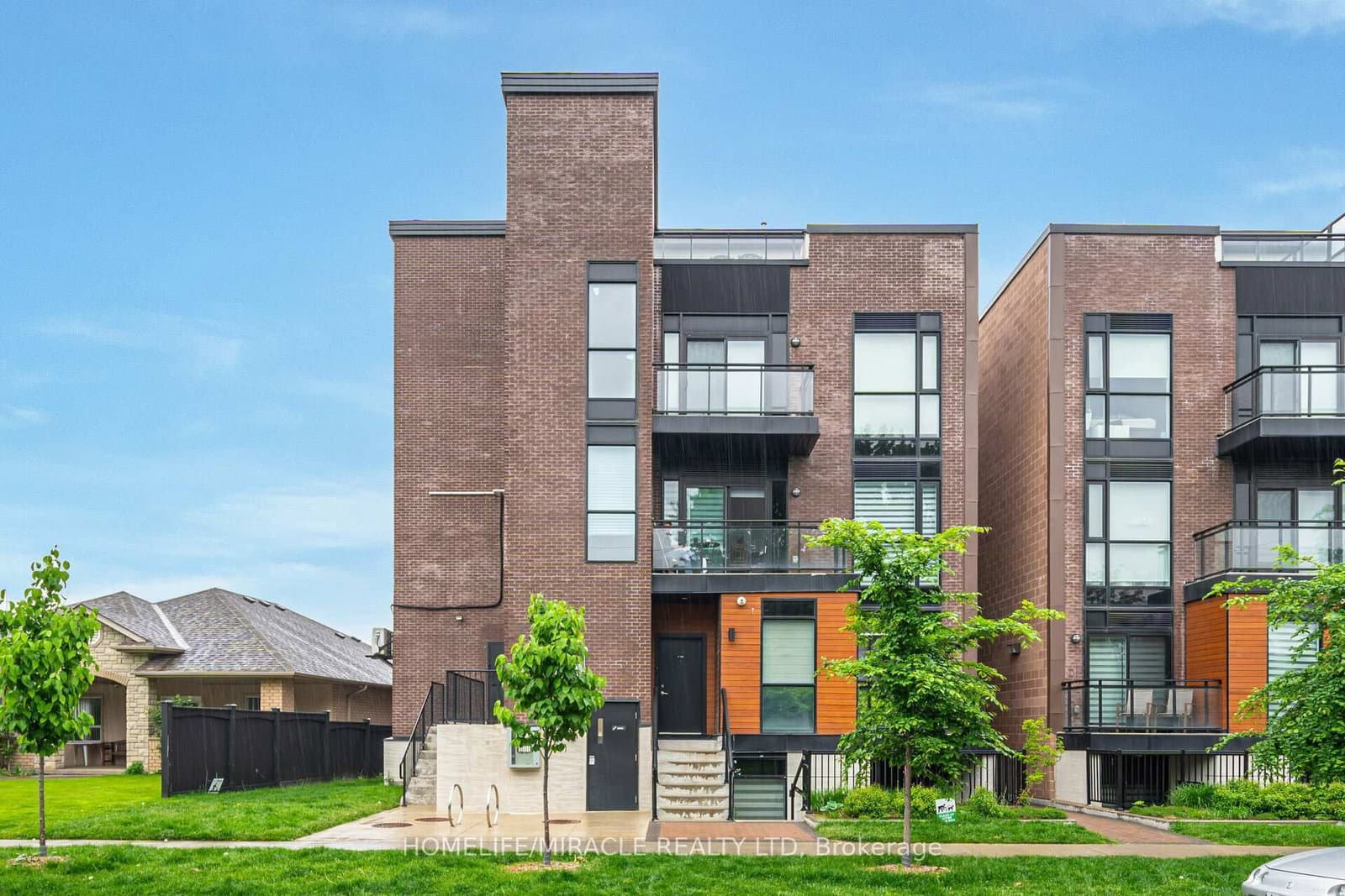 56 Coles Avenue, Unit 103