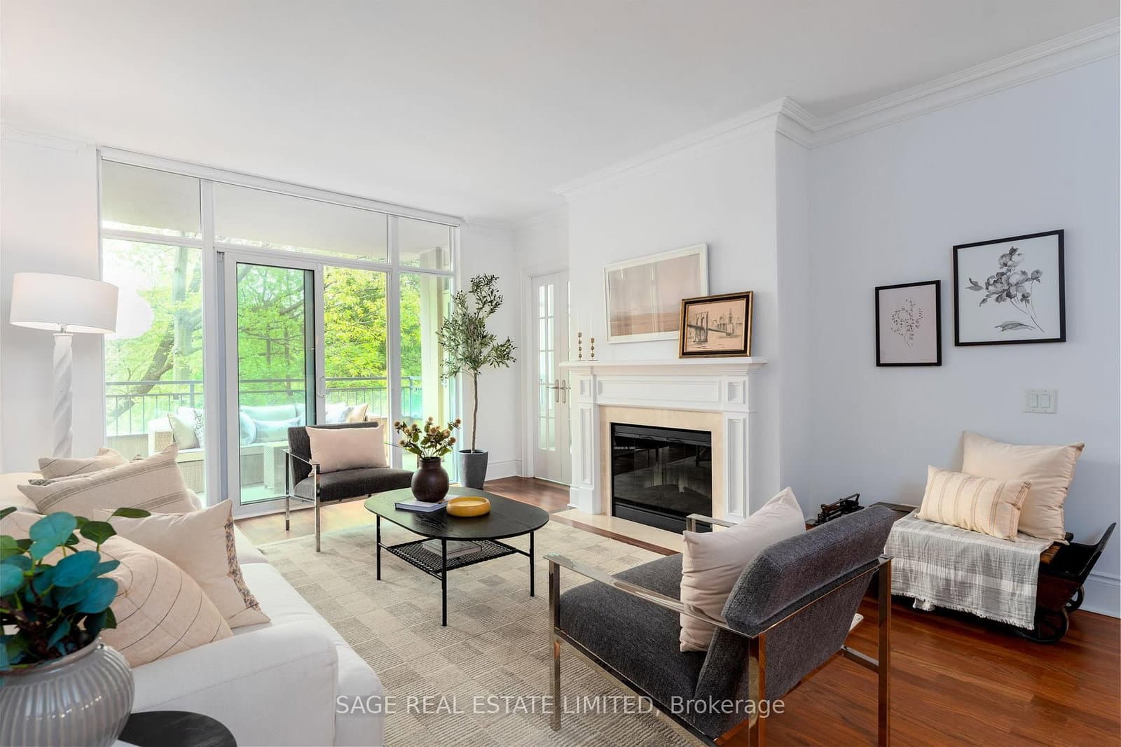7071 Bayview Avenue, Unit 211