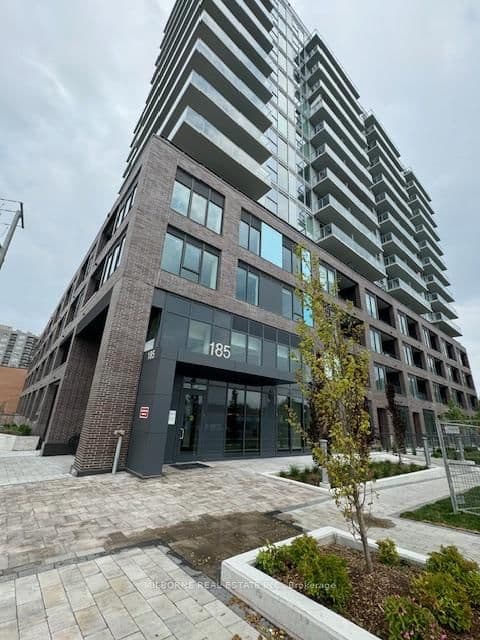 185 Deerfield Road, Unit 014