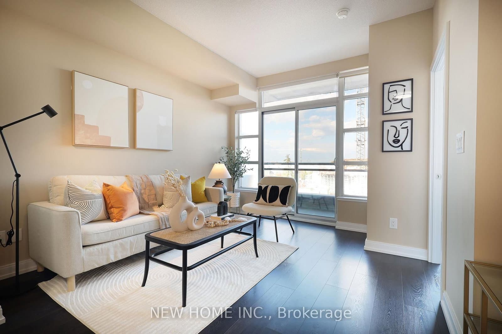 540 Bur Oak Avenue, Unit 330