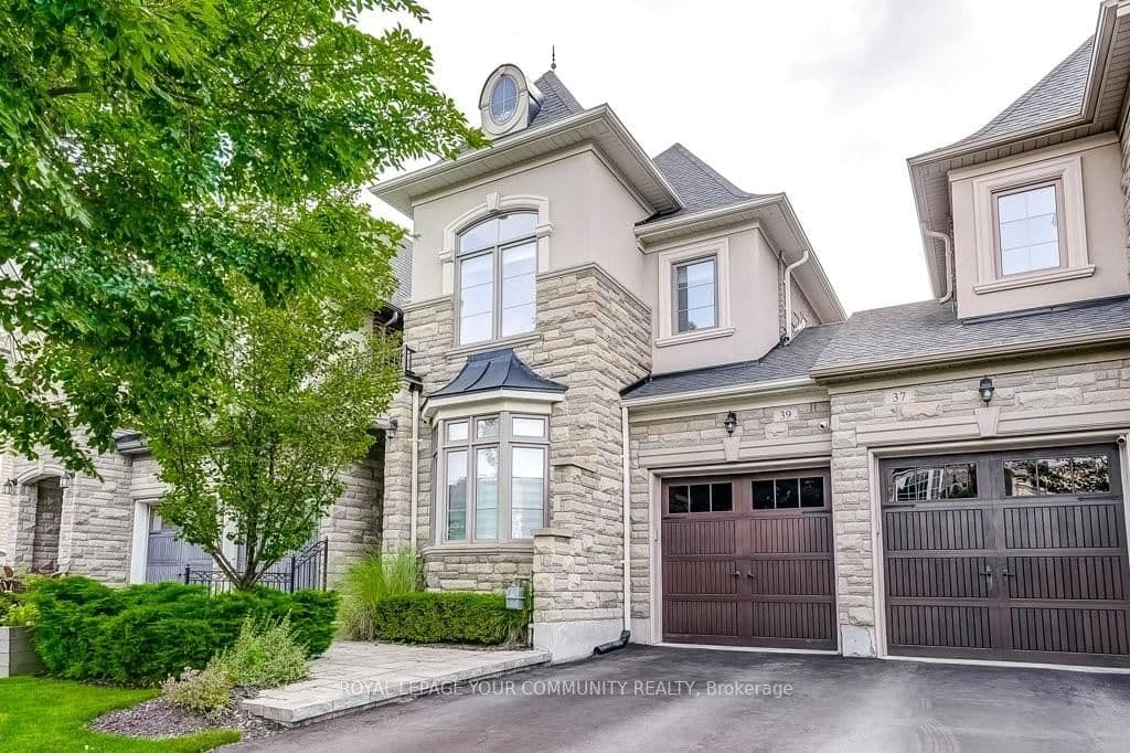 39 Robert Berry Crescent