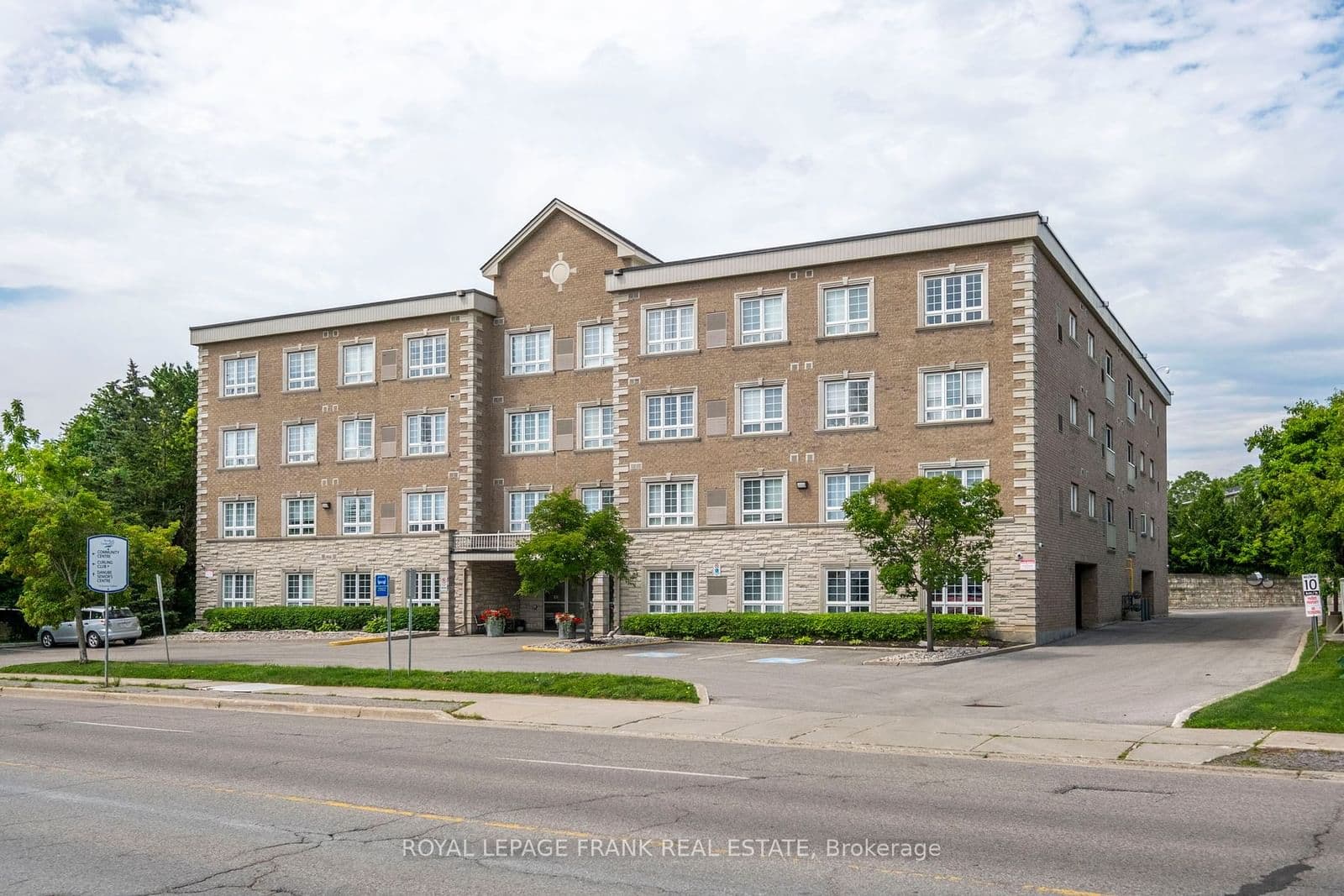 112 Simcoe Road, Unit 303
