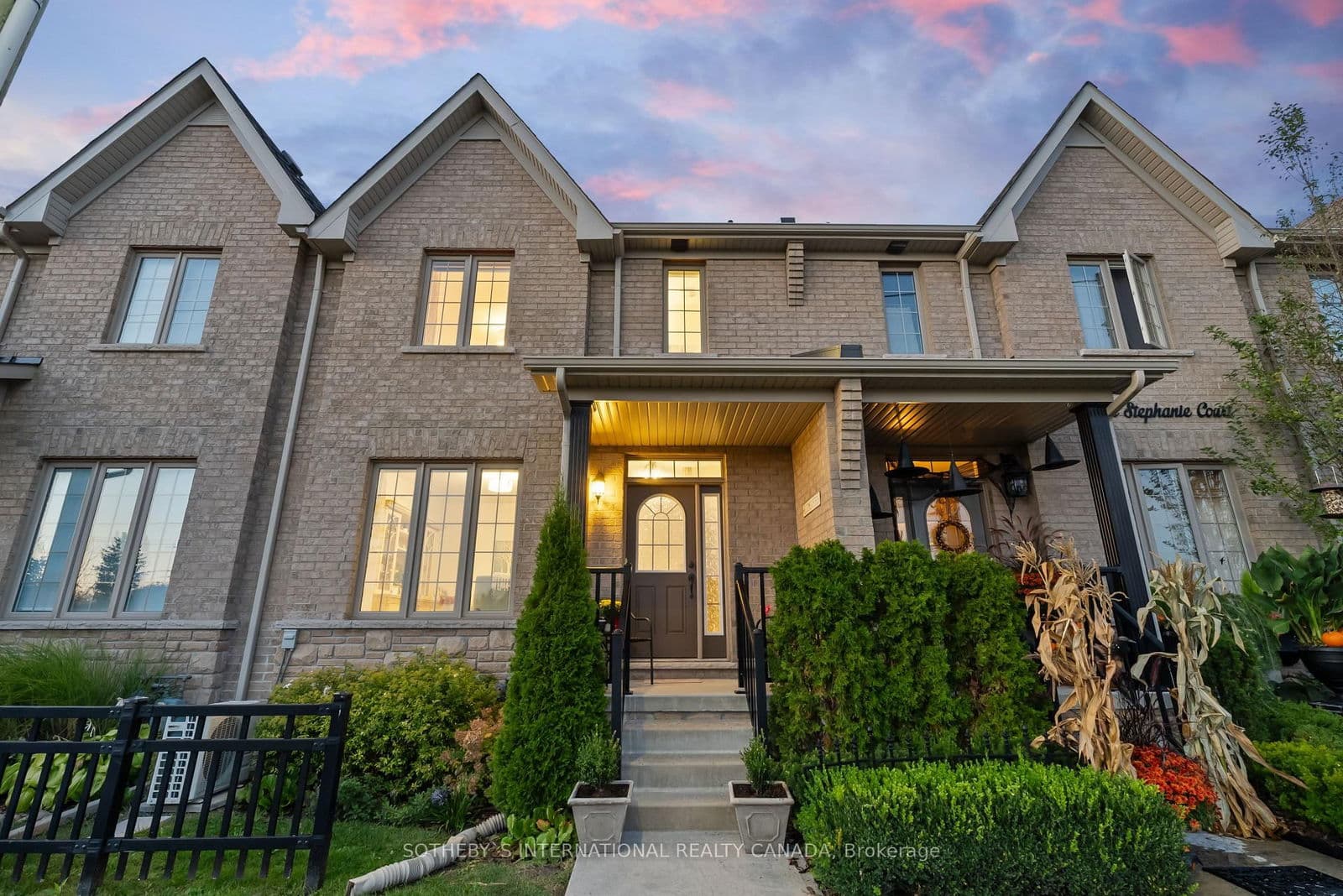 3 Vita Stephanie Court