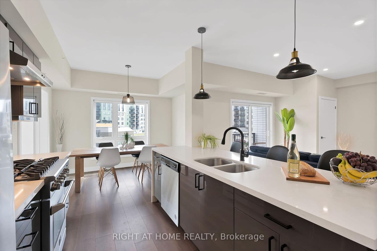 4 Spice Way, Unit 101