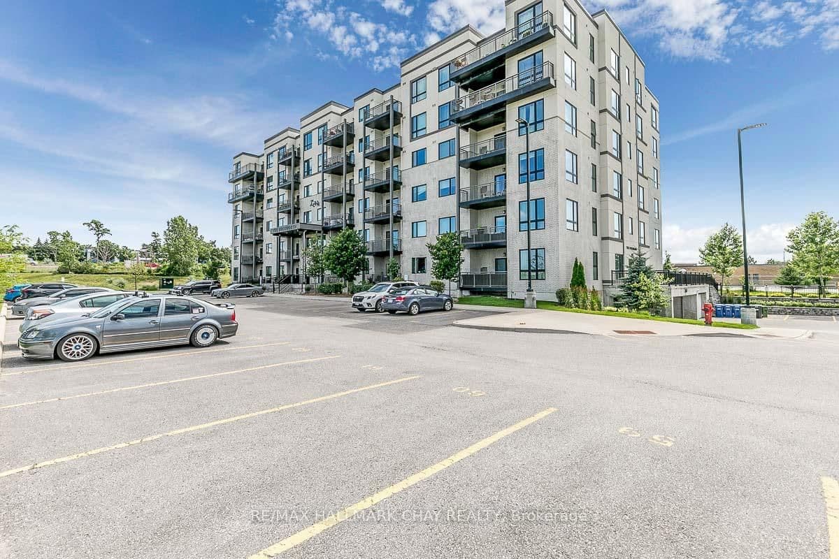 299 Cundles Road E, Unit 205
