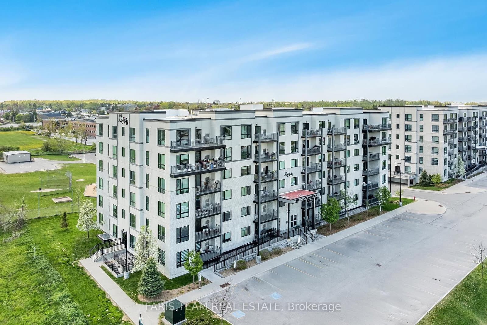 299 Cundles Road E, Unit 206