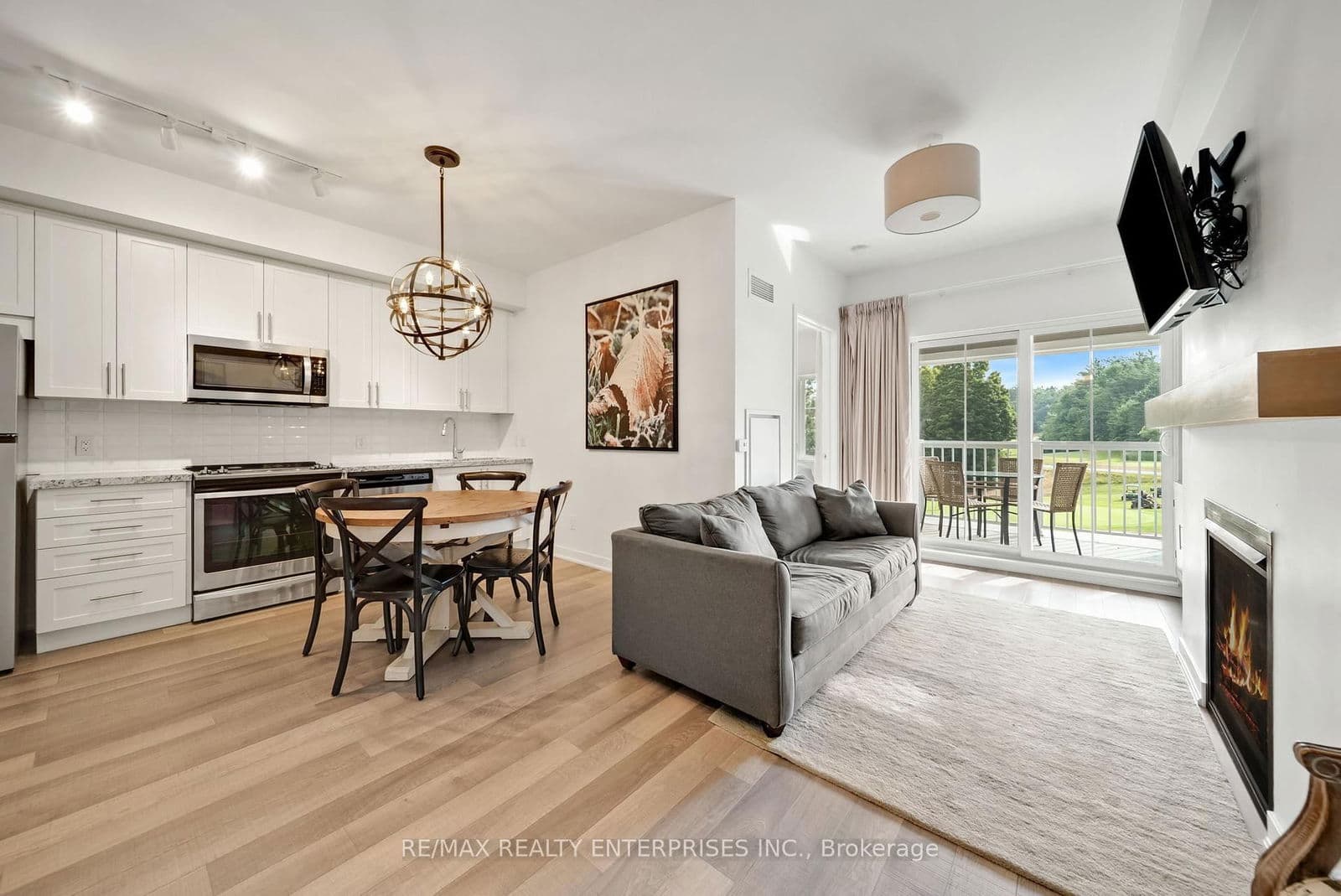 40 Horseshoe Boulevard, Unit 411