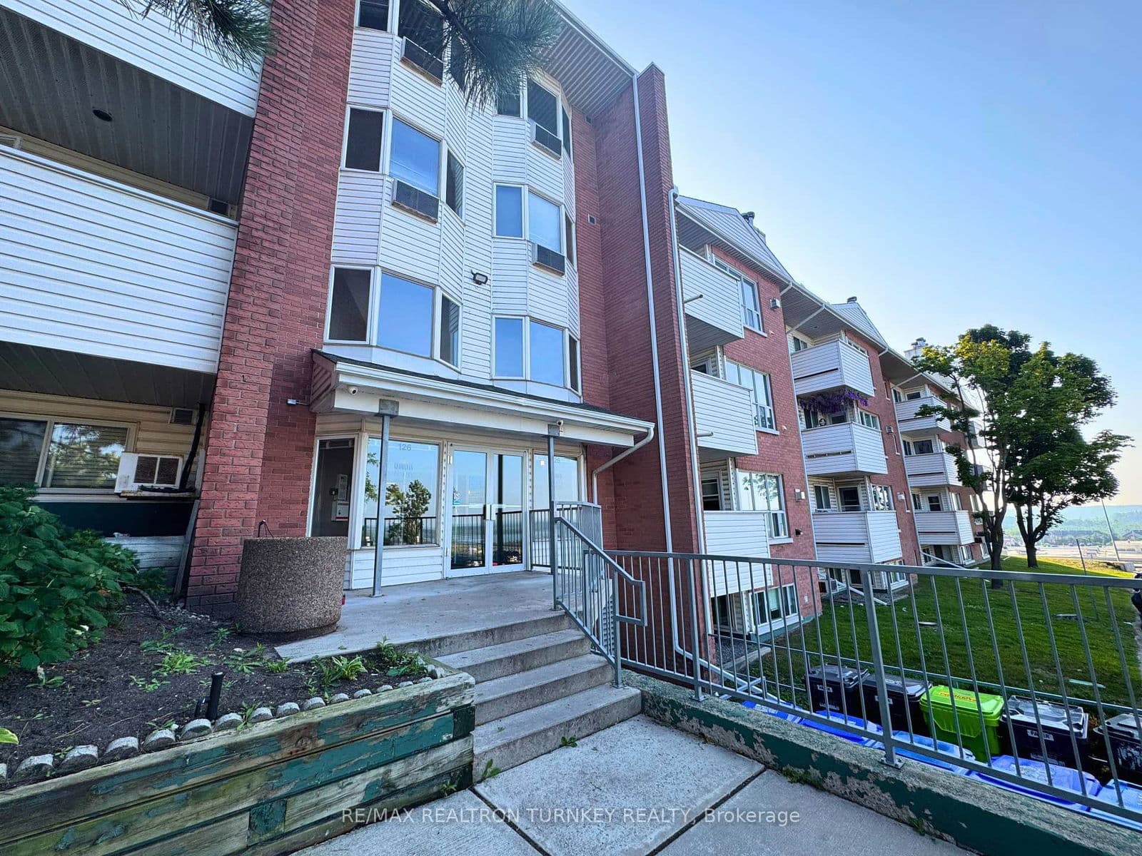 126 Bell Farm Road, Unit 303