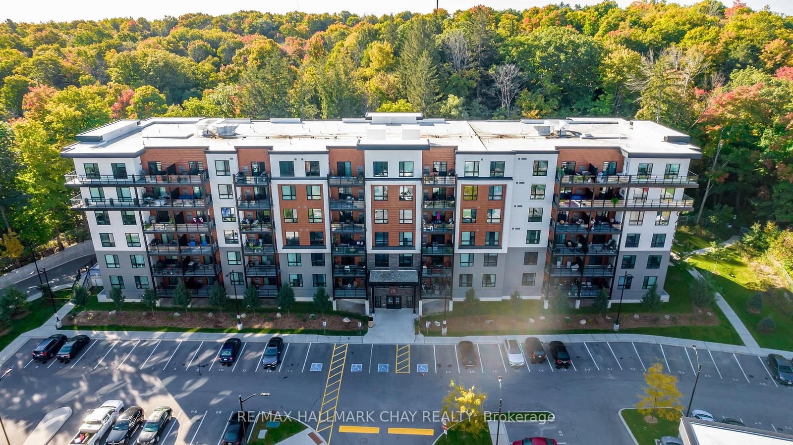 304 Essa Road, Unit 607