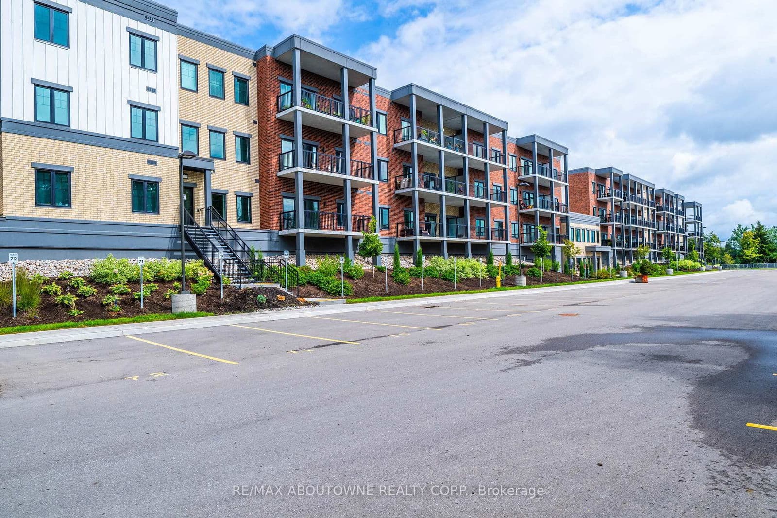 121 Mary Street, Unit 414