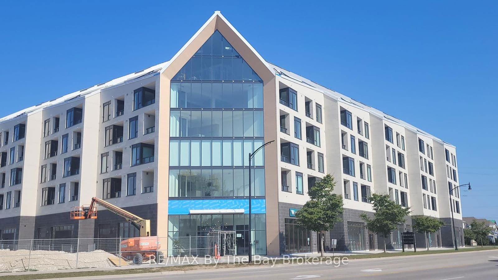 31 Huron Street, Unit 502