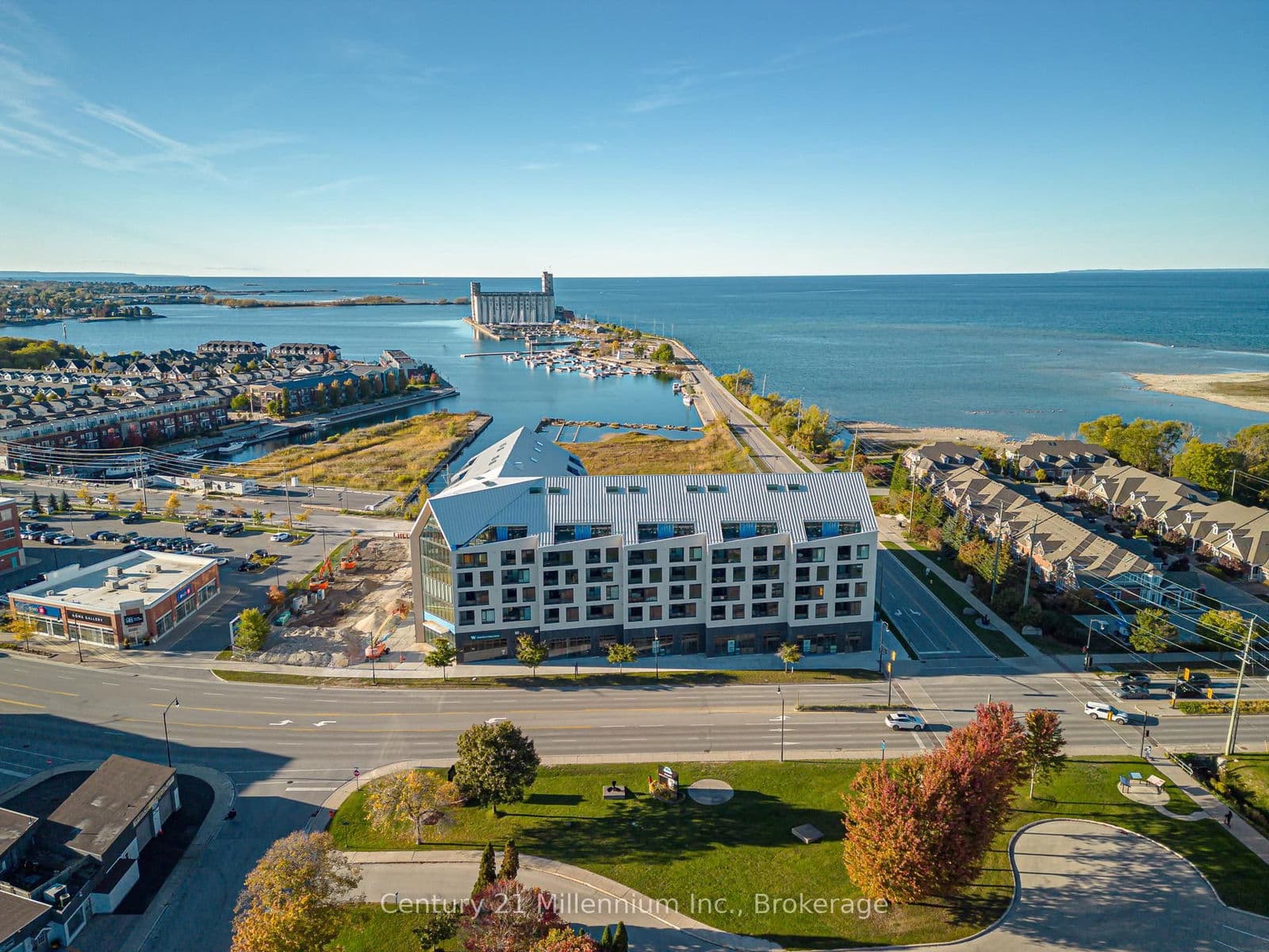 31 Huron Street, Unit 223