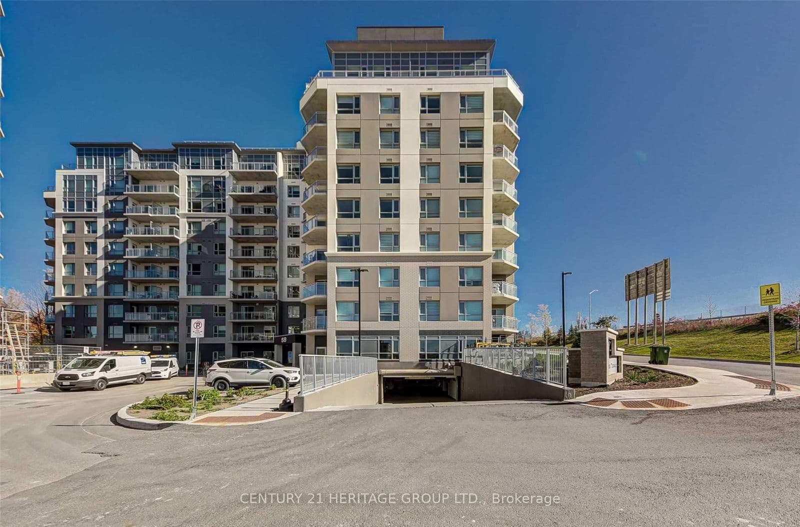 #808 - 58 Lakeside Terrace