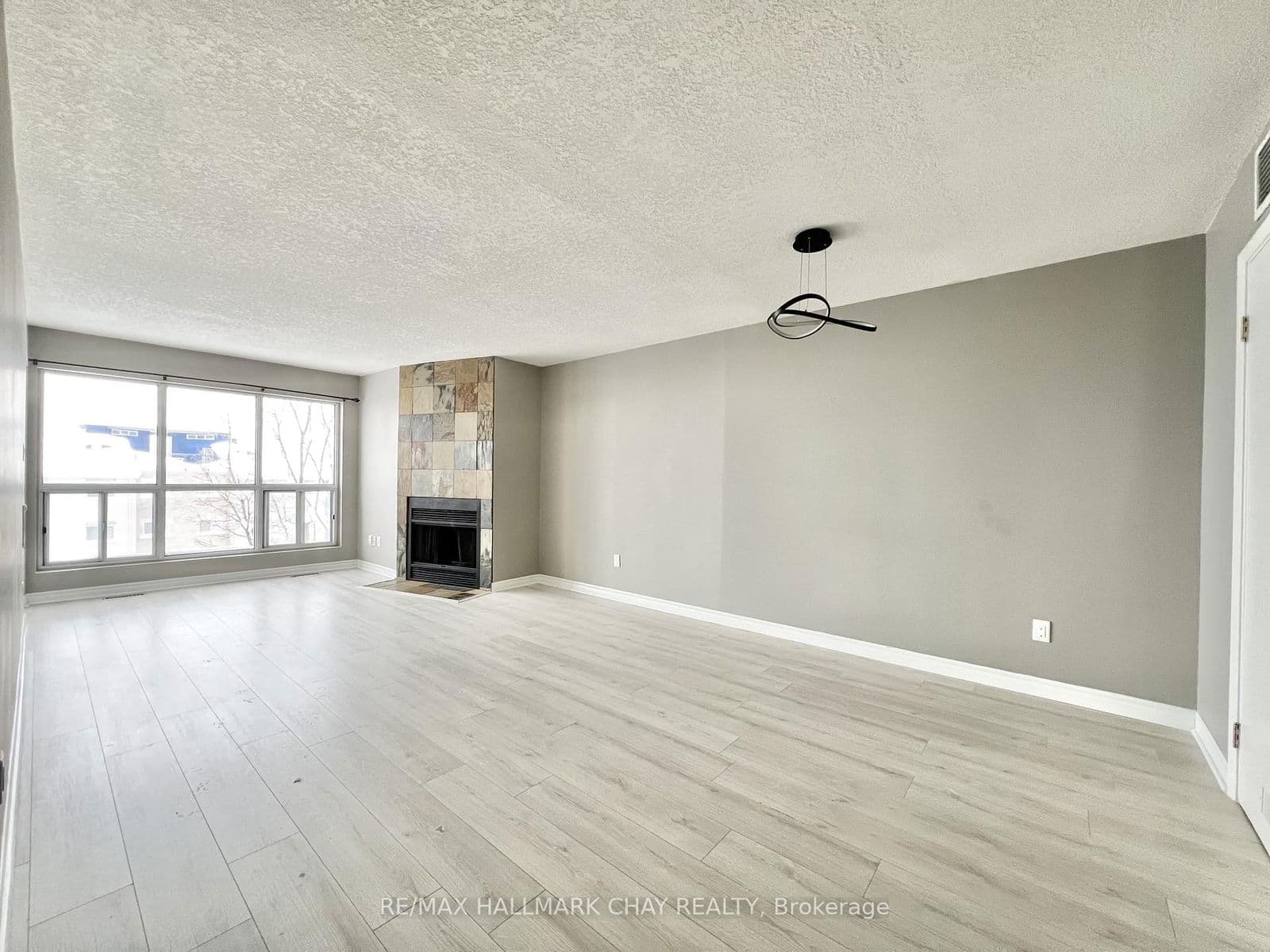 126 Bell Farm Road, Unit 414