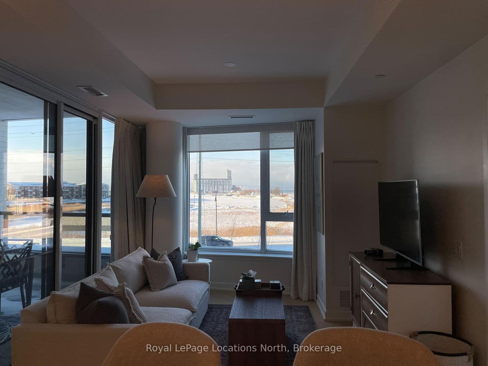 31 Huron Street, Unit 204