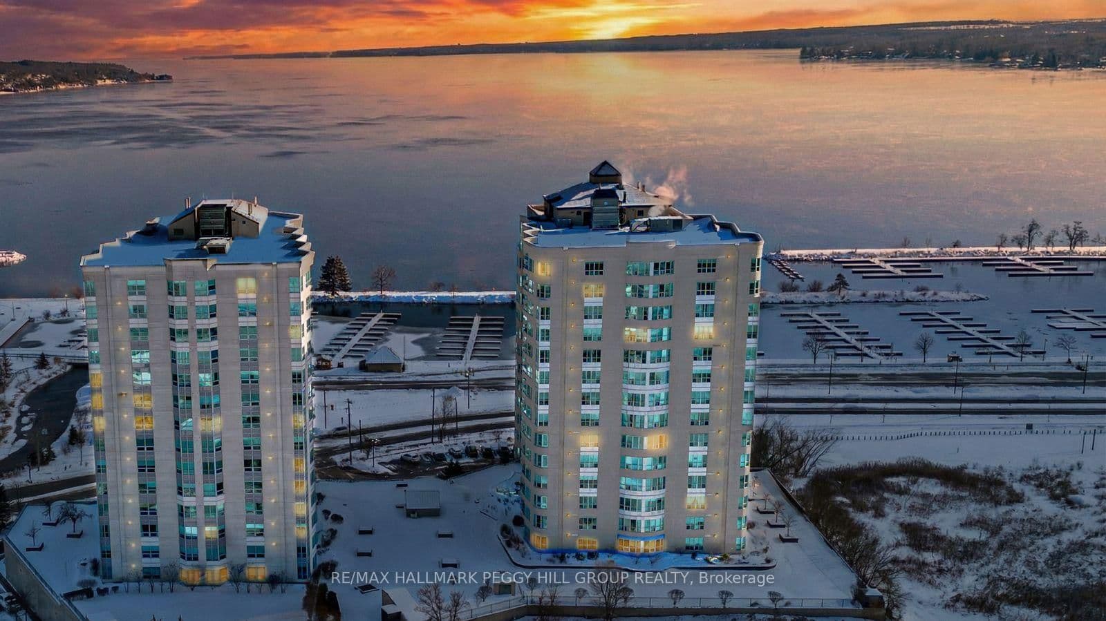 #401 - 2 Toronto Street