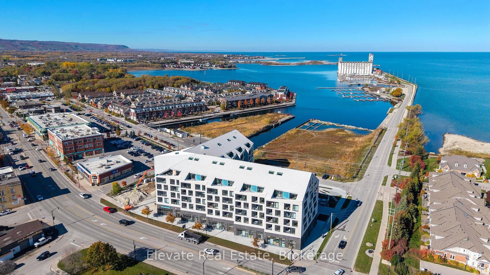31 Huron Street, Unit 305