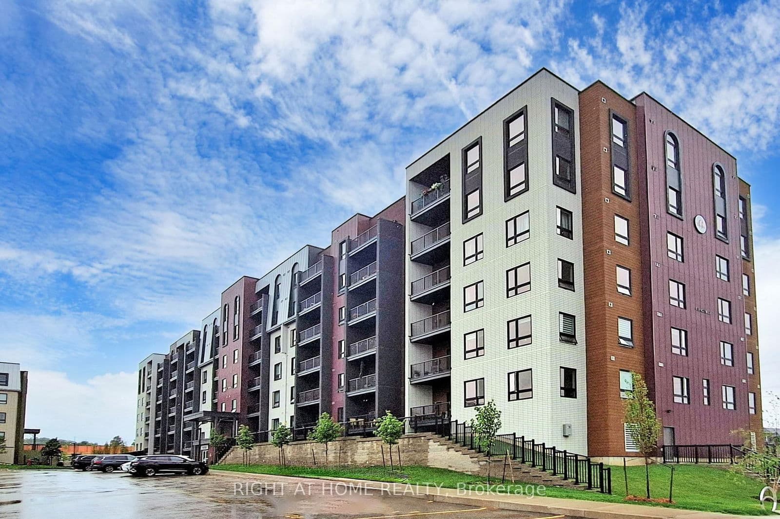 4 Spice Way, Unit #208