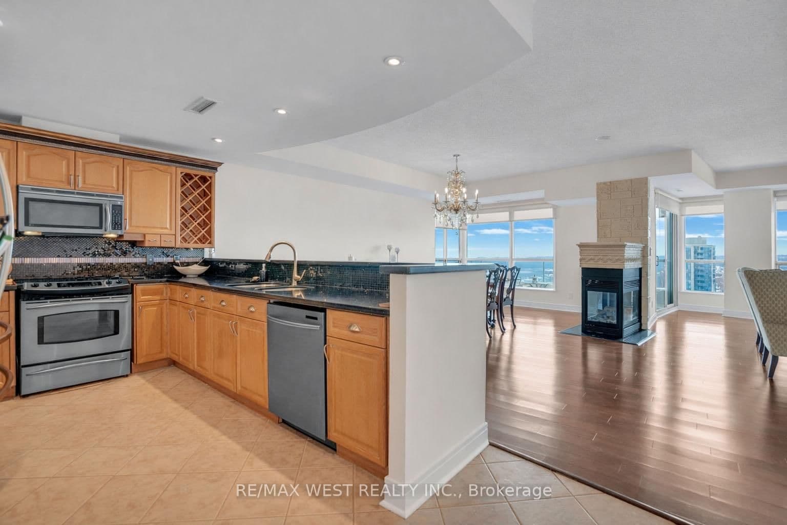 #PH1 1 - 2 Toronto Street