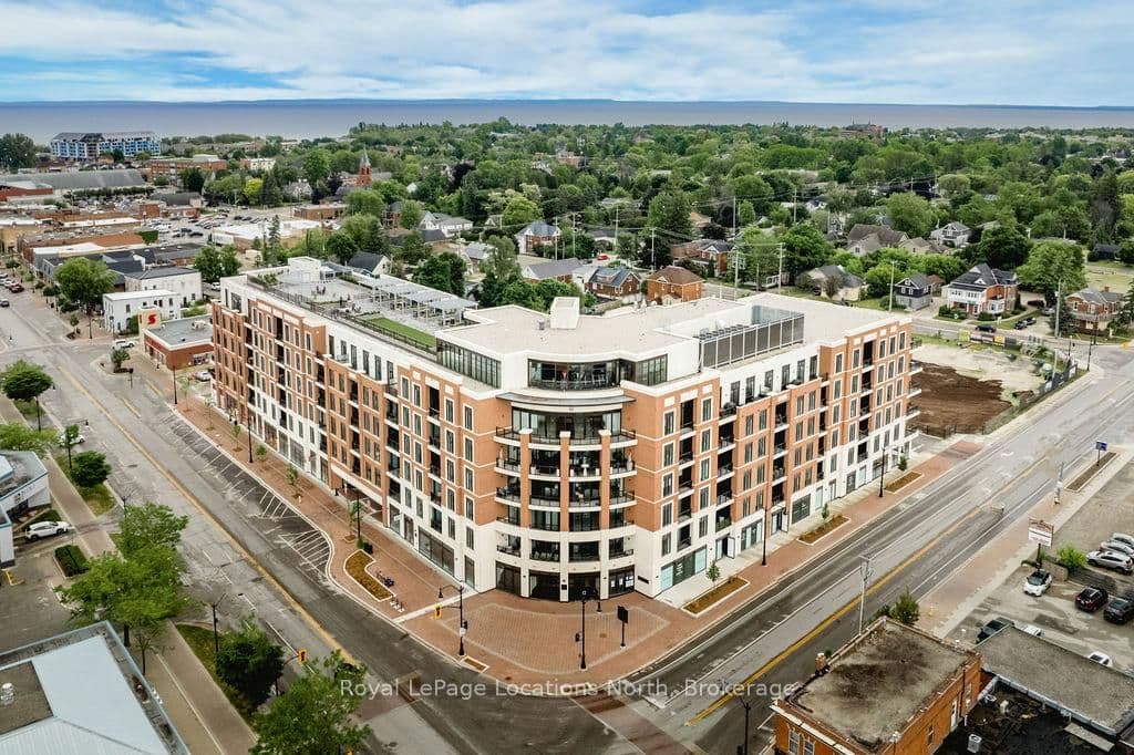 #213 - 1 Hume Street