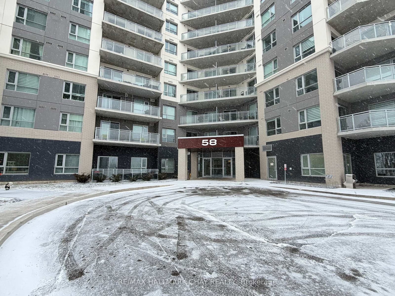 58 Lakeside Terrace, Unit 710