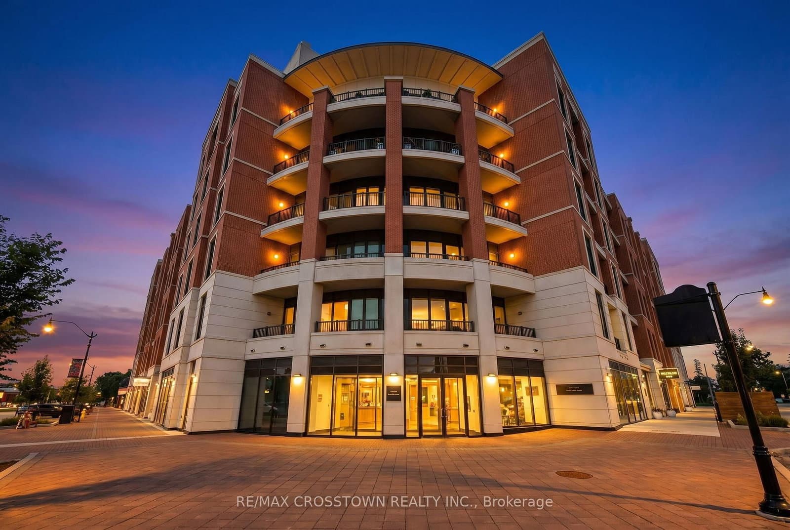 #220 - 1 HUME Street