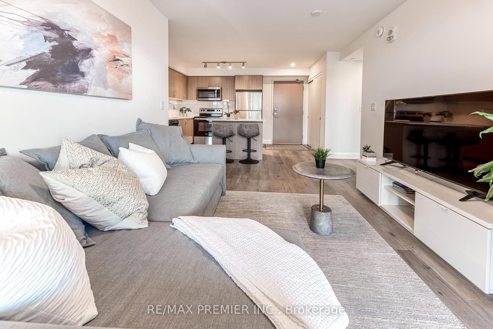 #908 - 58 Lakeside Terrace