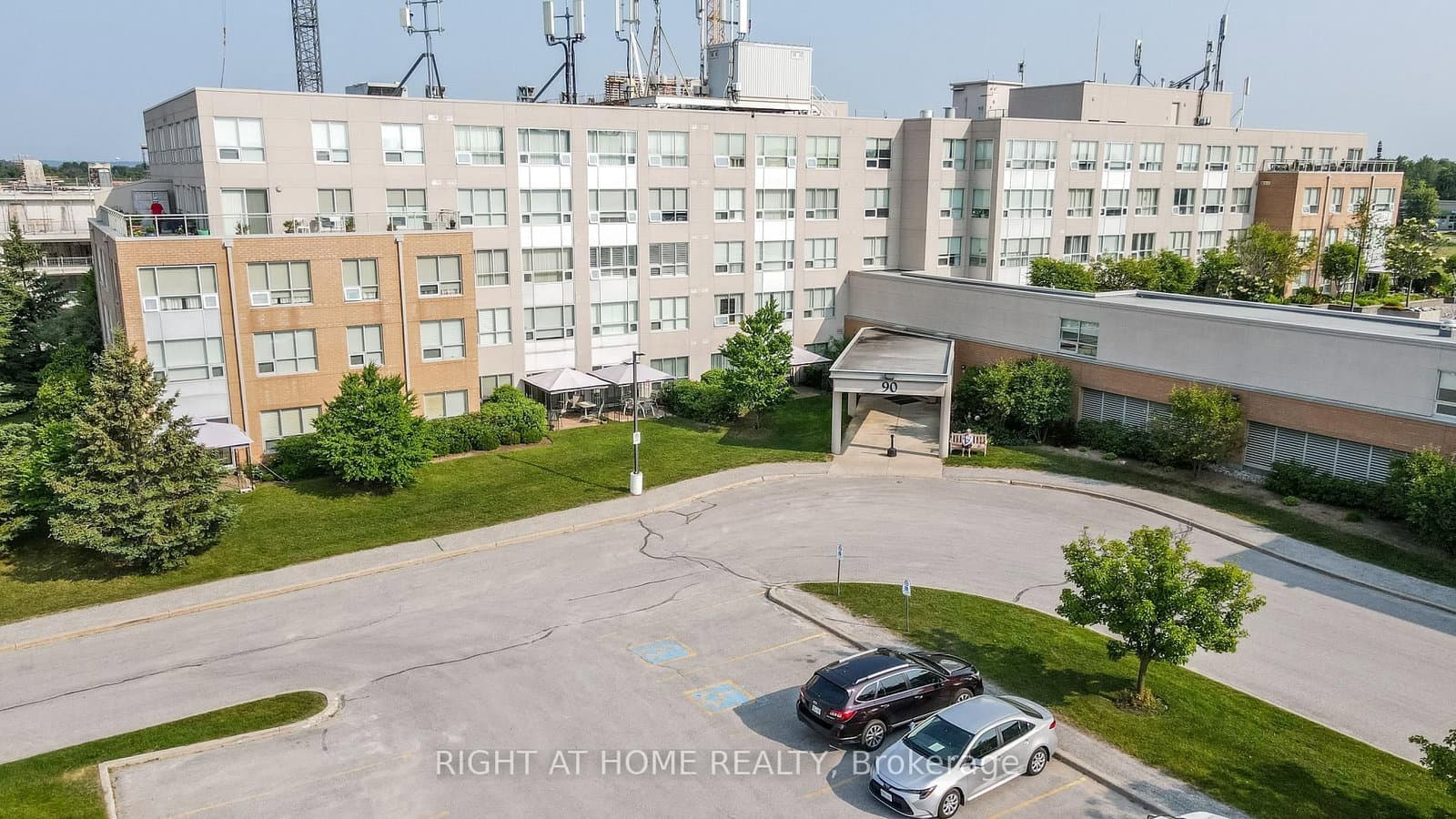 #310 - 90 Dean Avenue