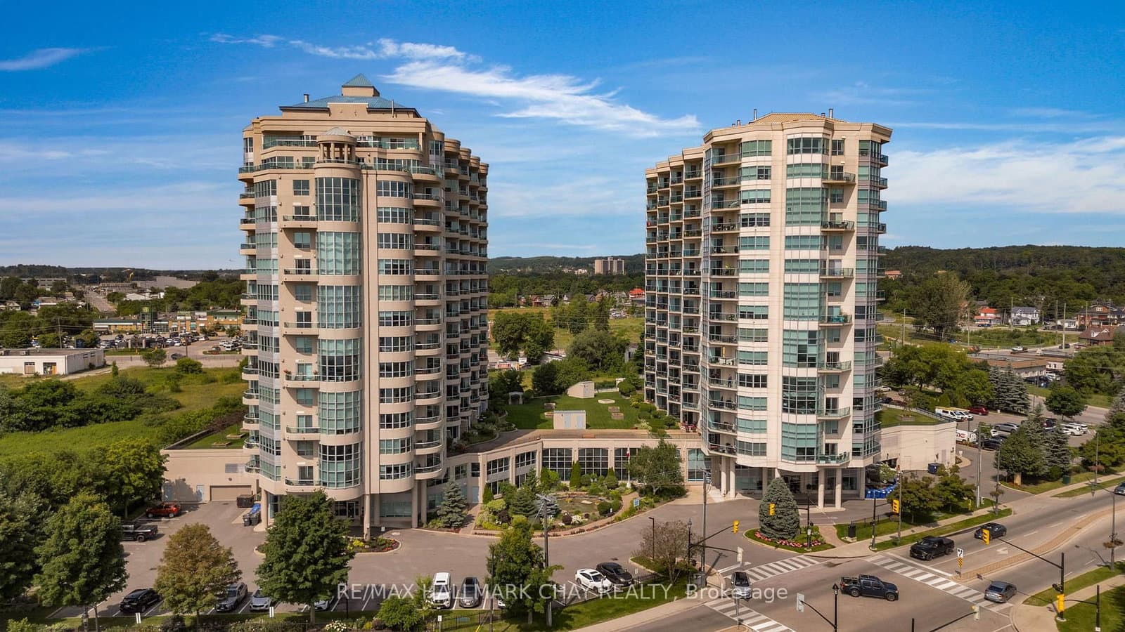 #302 - 6 Toronto Street