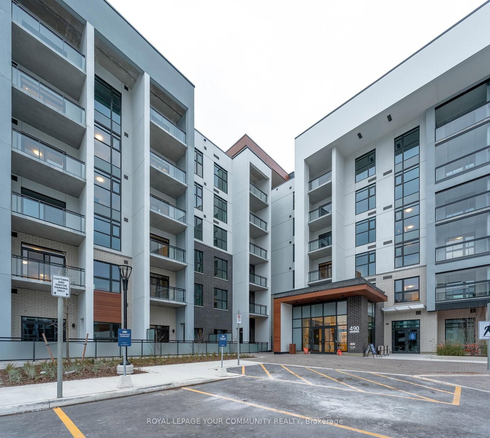 490 Gordon Krantz Avenue, Unit 318