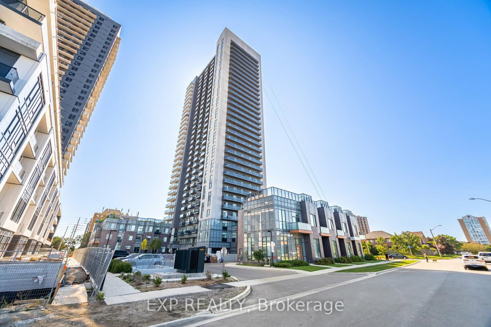 8 Nahani Way E, Unit 922