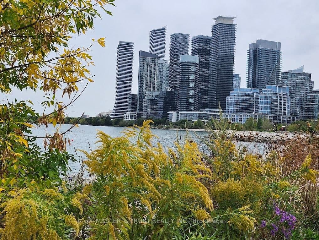 56 Annie Craig Drive, Unit 4205