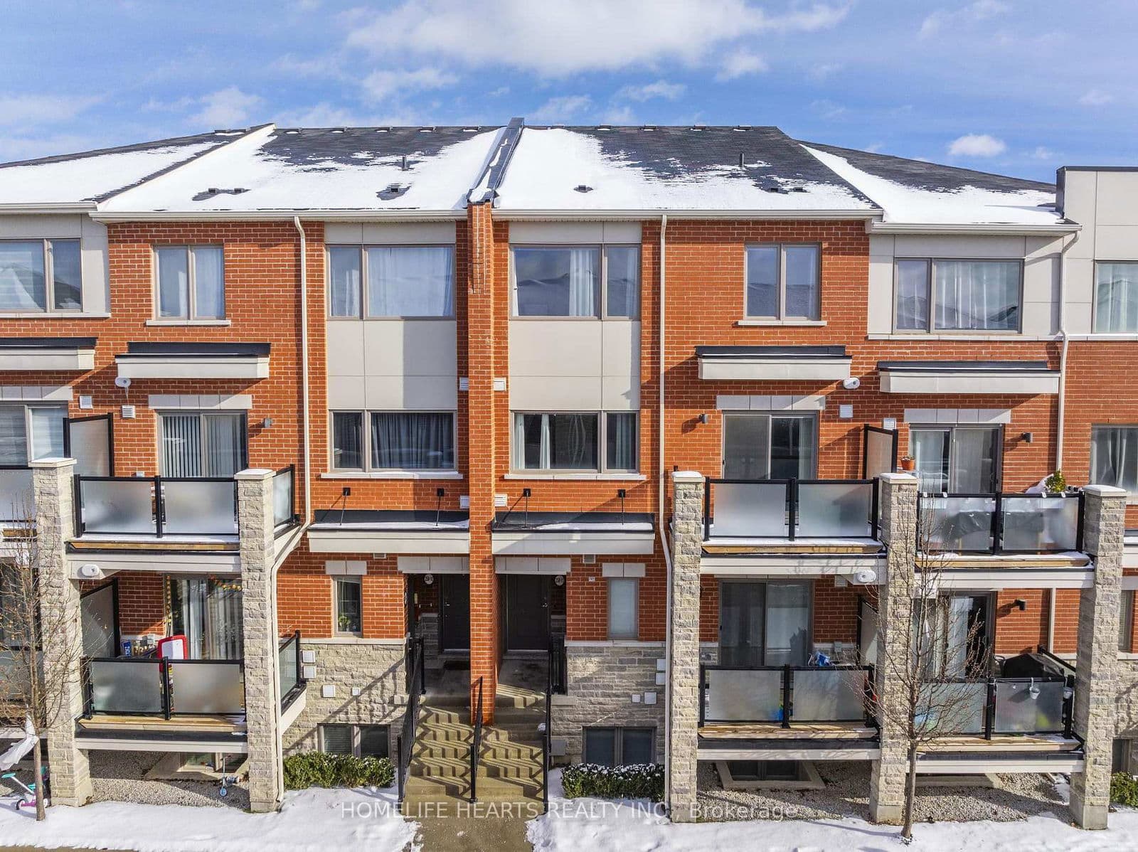 250 Lagerfeld Drive, Unit 11