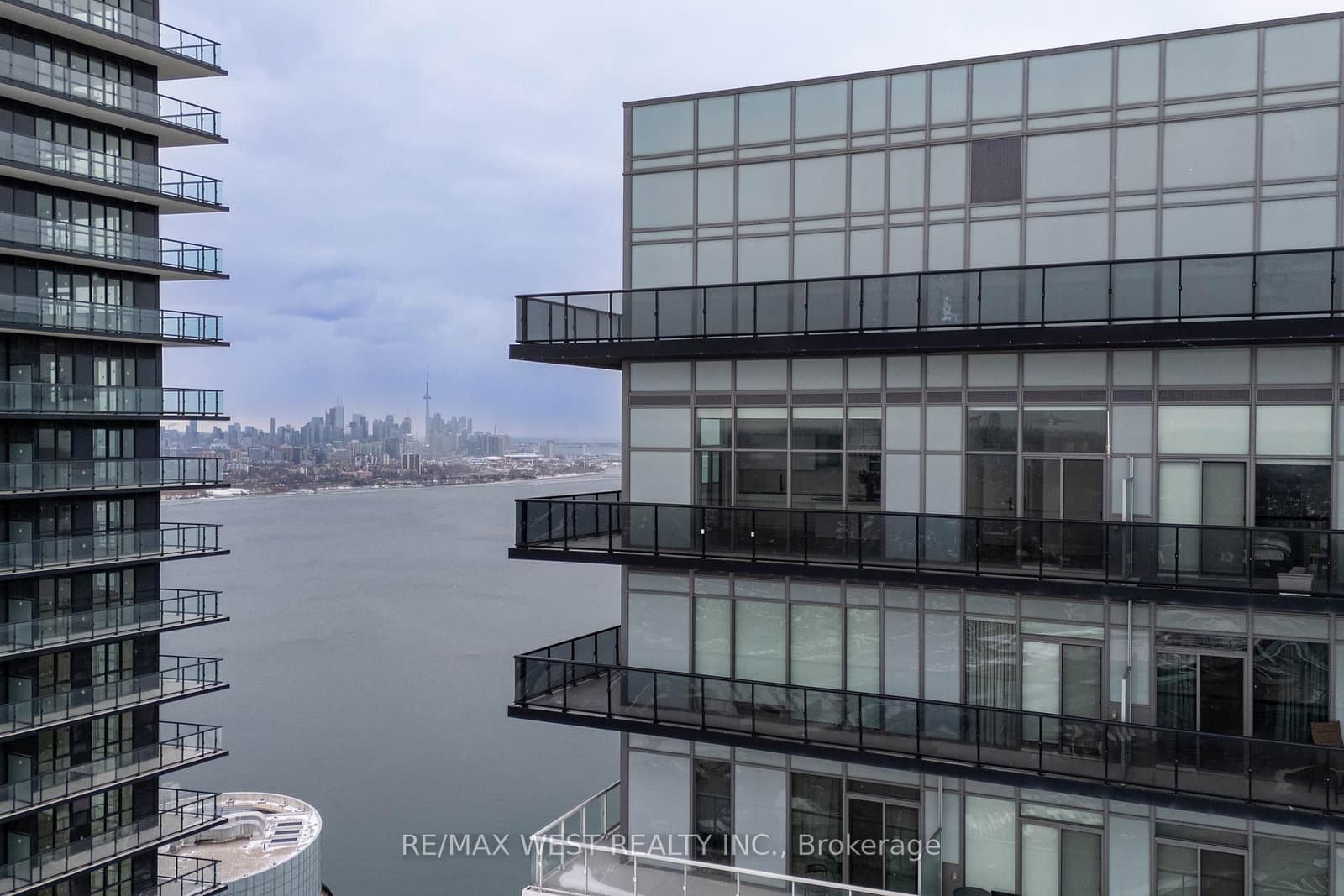 56 Annie Craig Drive, Unit UPH05