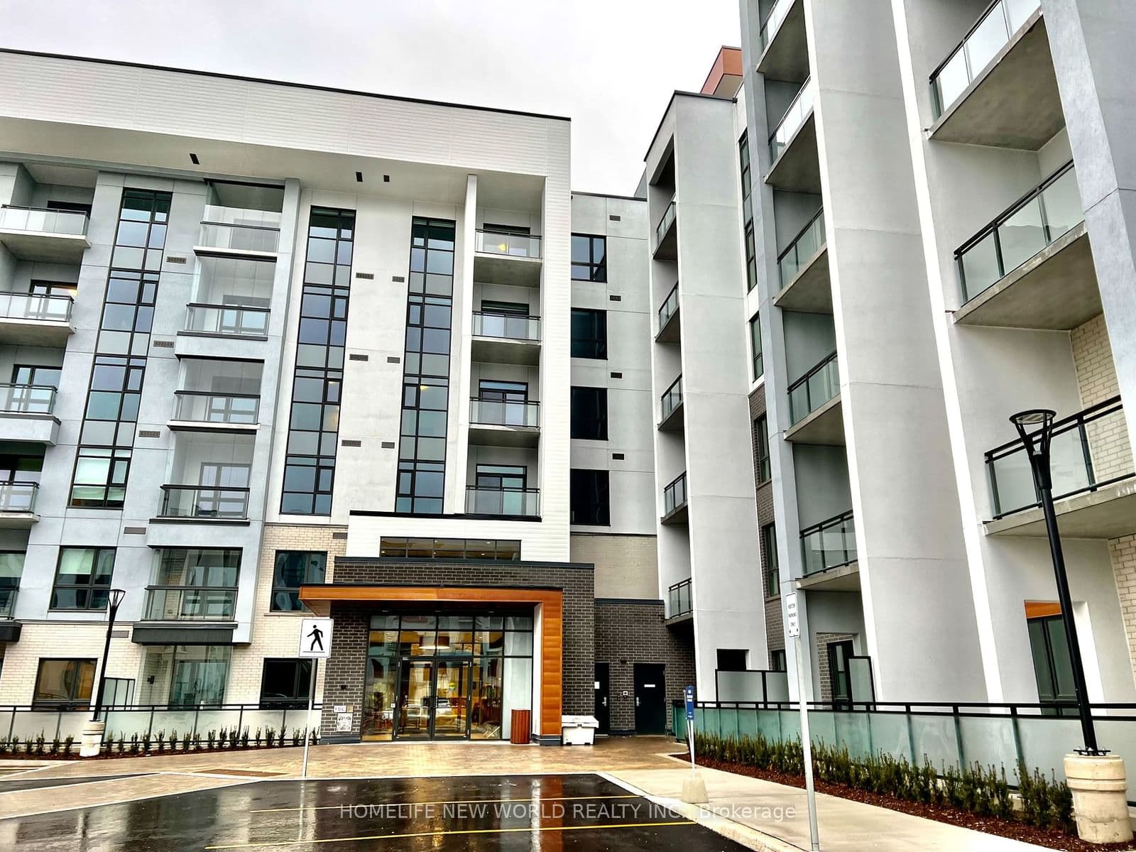 460 Gordon Krantz Avenue, Unit 215