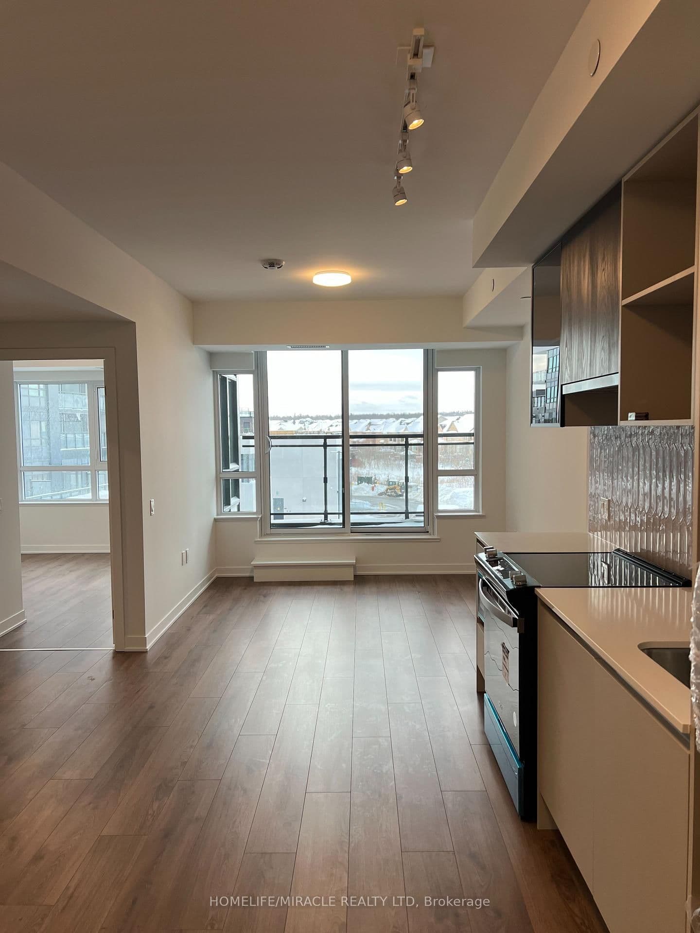 395 Dundas Street W, Unit 304