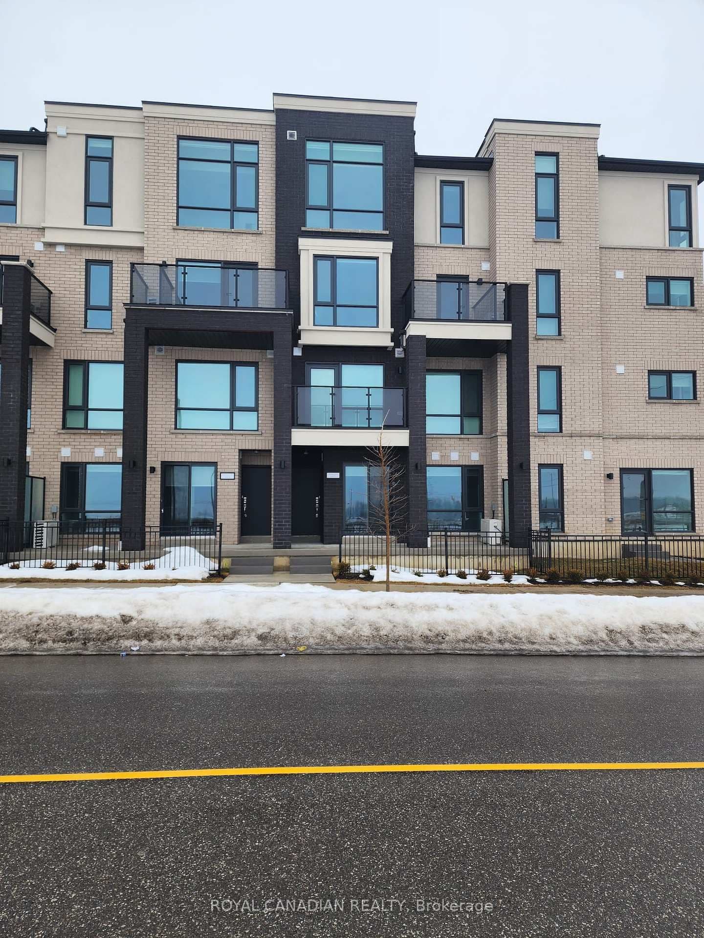 5 Romilly Avenue E, Unit 17