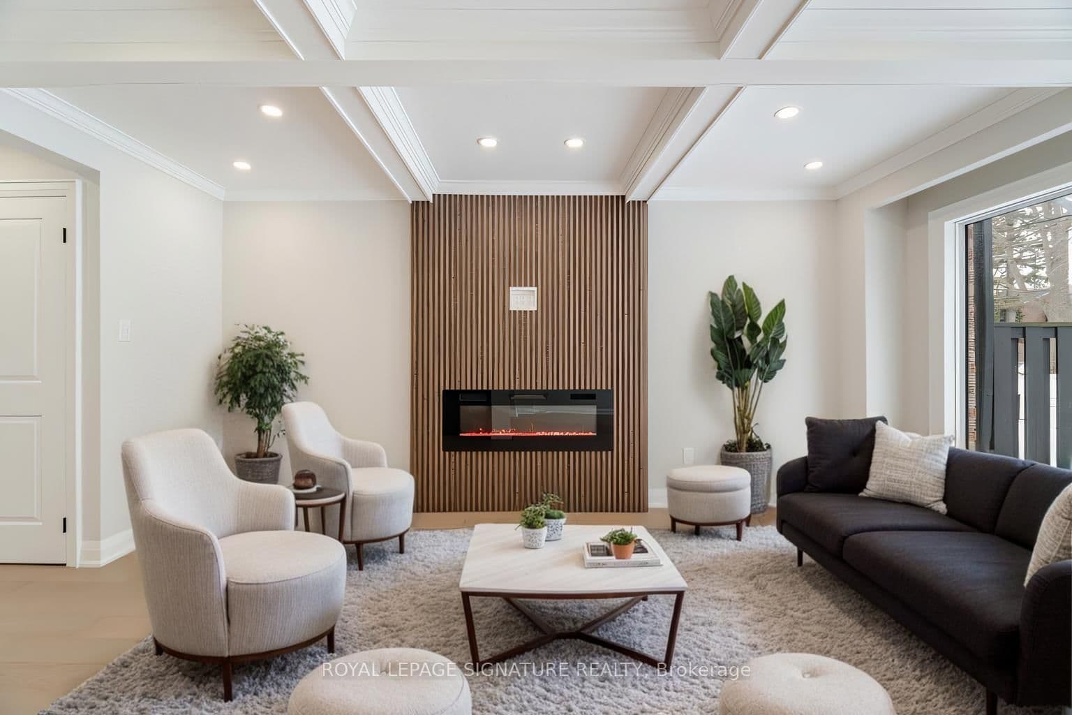 20 Mineola Road E, Unit 27