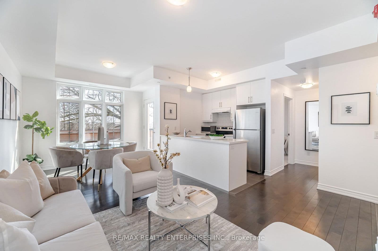 215 BROADWAY Street, Unit 307